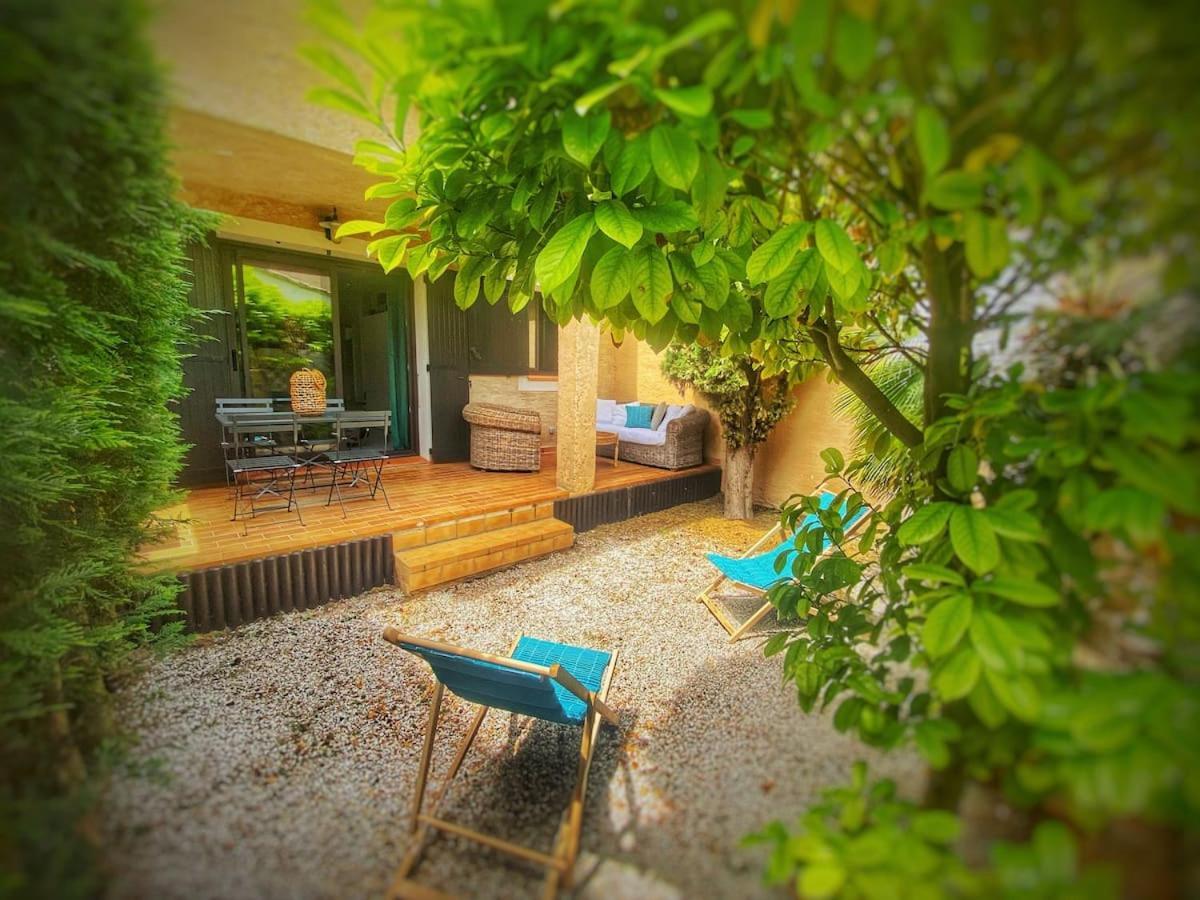 Cocoon'Isle - Jardinet- Jacuzzi Appartamento LʼIsle-sur-la-Sorgue Esterno foto